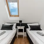 Dom Wakacyjny Z Jacuzzi Na Wylacznosc Do 16 Osob W Centrum Zatora Blisko Energylandii Ferienhaus Zator