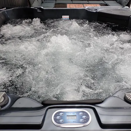 Casa vacanze Z Jacuzzi Na Wylacznosc Do 16 Osob W Centrum Zatora Blisko Energylandii *